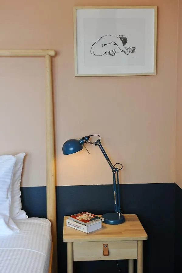 Champagne Vibes In Lisbon - By Misha'S Place 5C