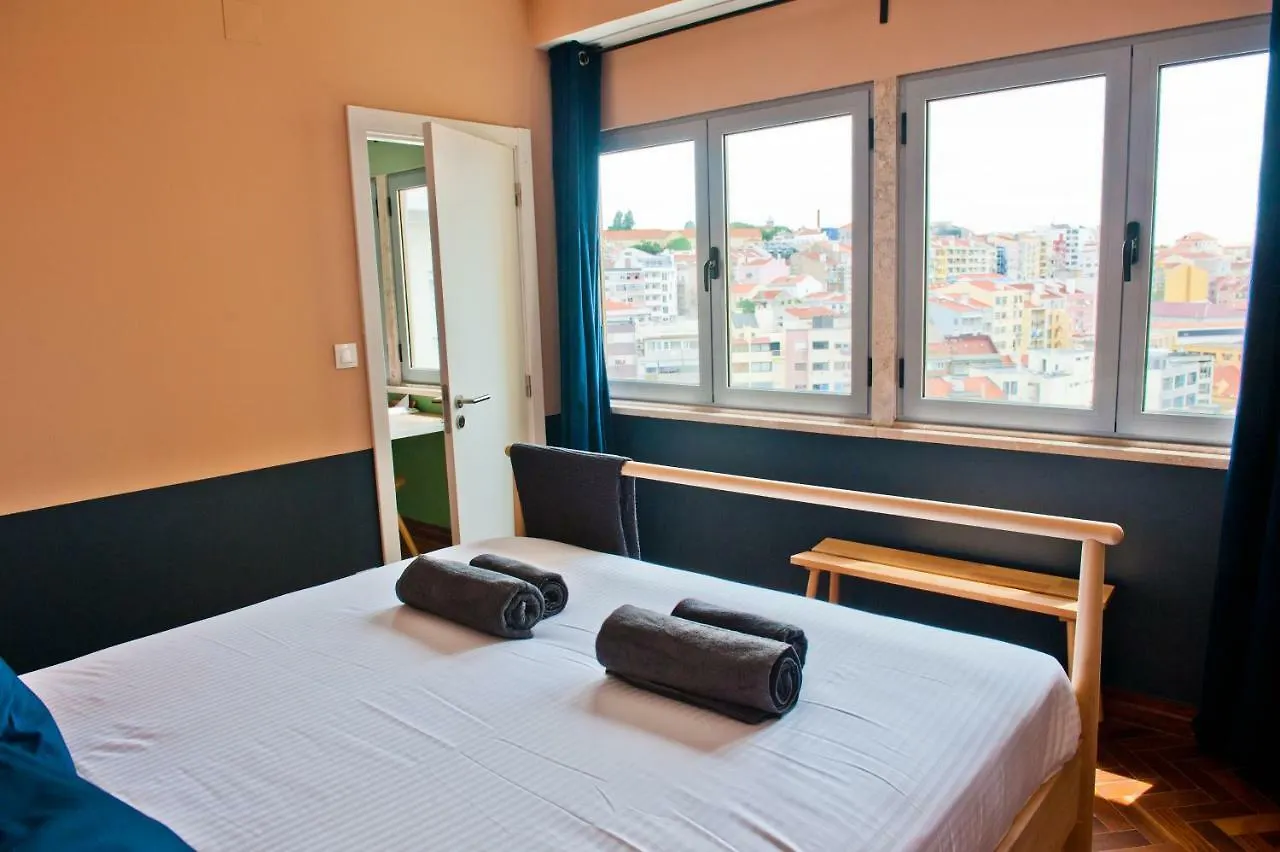 Champagne Vibes In Lisbon - By Misha'S Place 5C