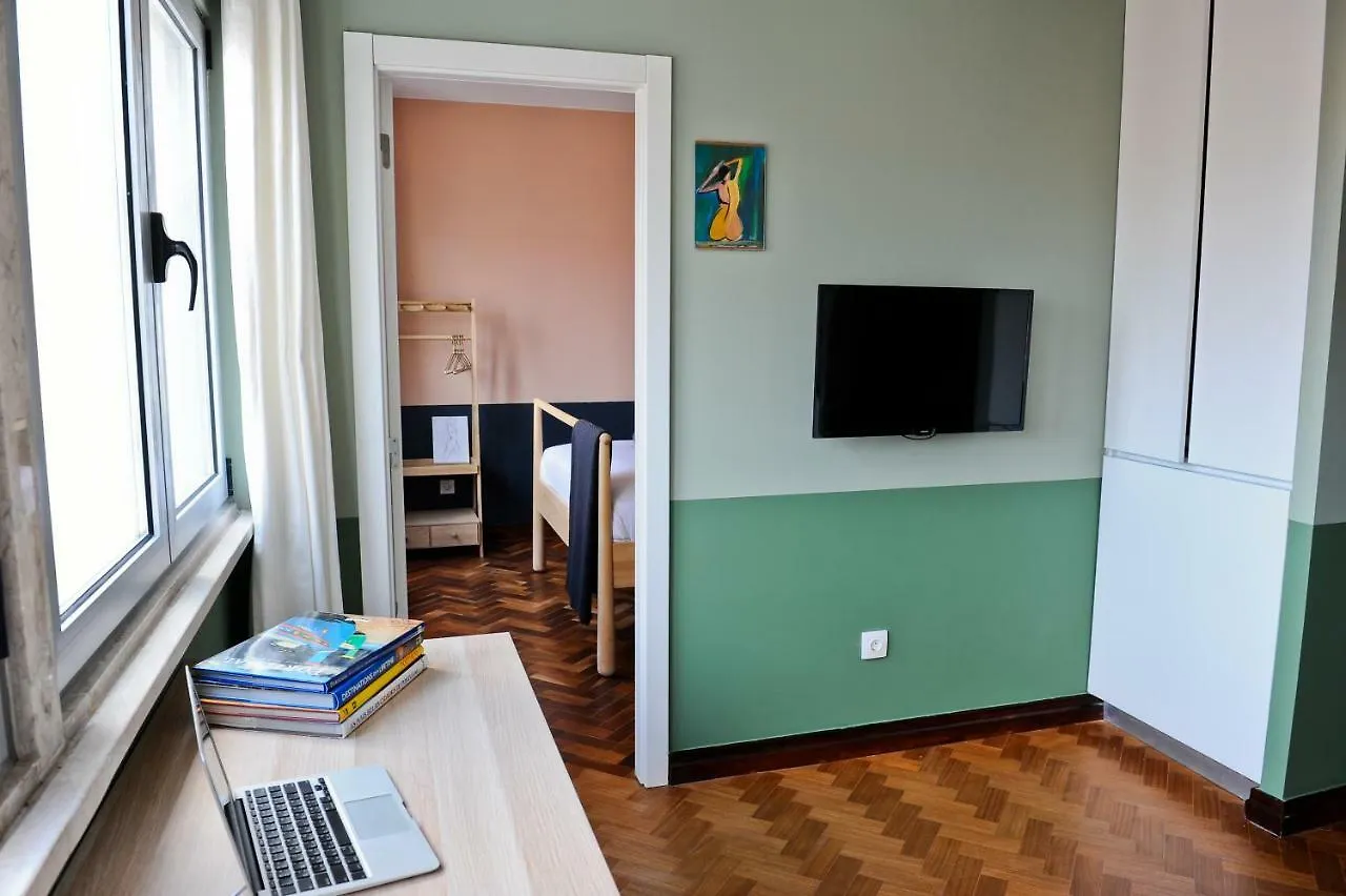 Champagne Vibes In Lisbon - By Misha'S Place 5C